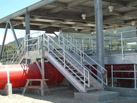 襄阳货架厂家新通利分享服装货架以及它的保养步骤